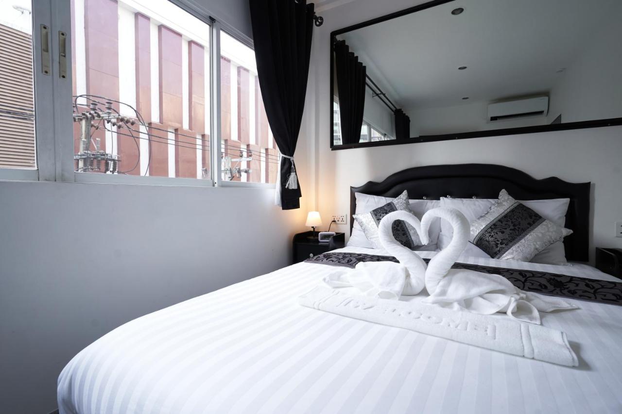 Thonglor Suites Hotel Банкок Екстериор снимка