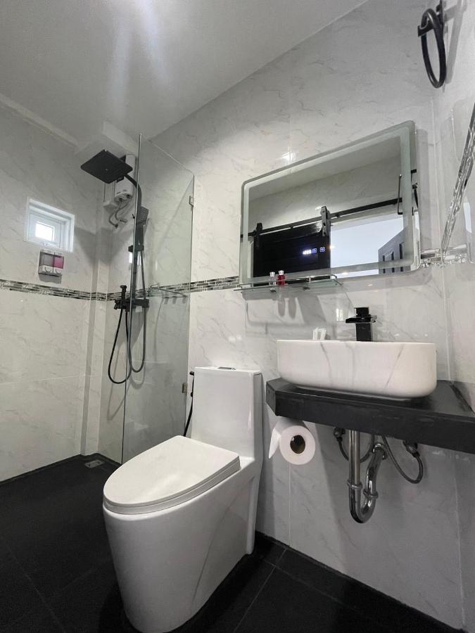 Thonglor Suites Hotel Банкок Екстериор снимка