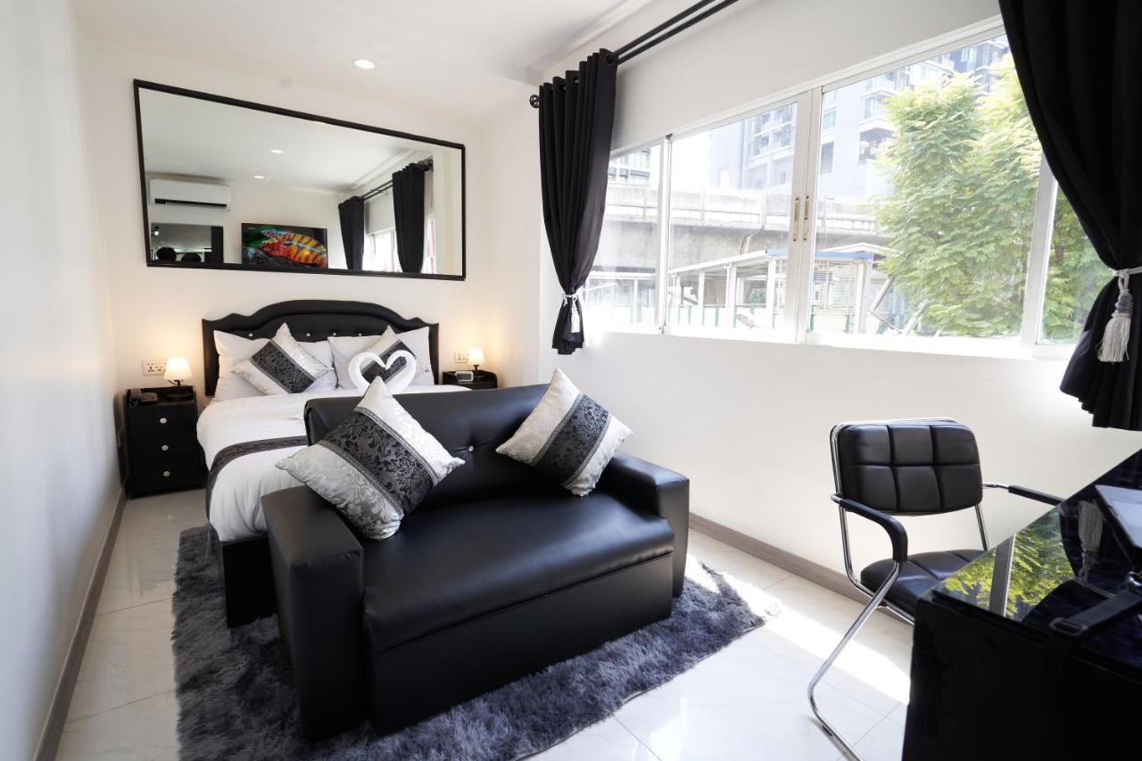 Thonglor Suites Hotel Банкок Екстериор снимка