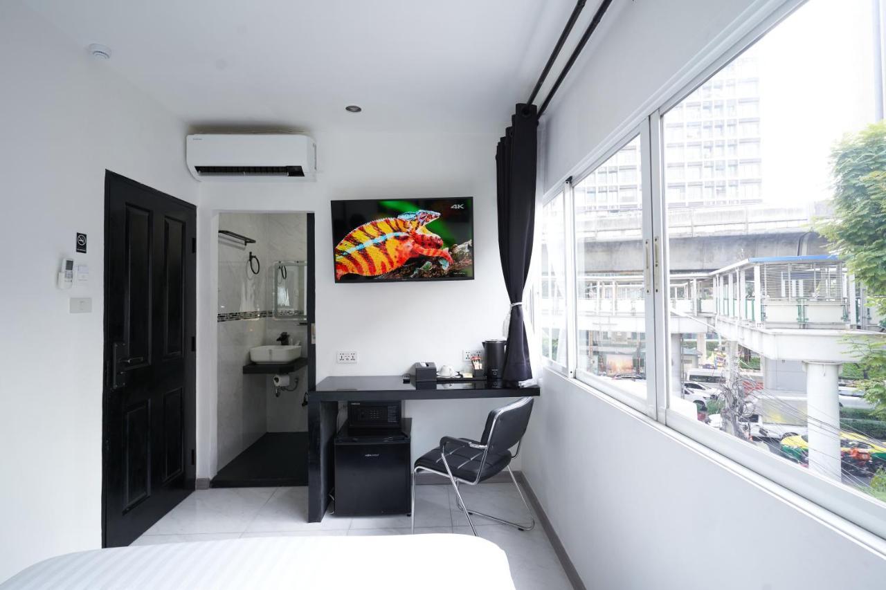 Thonglor Suites Hotel Банкок Екстериор снимка