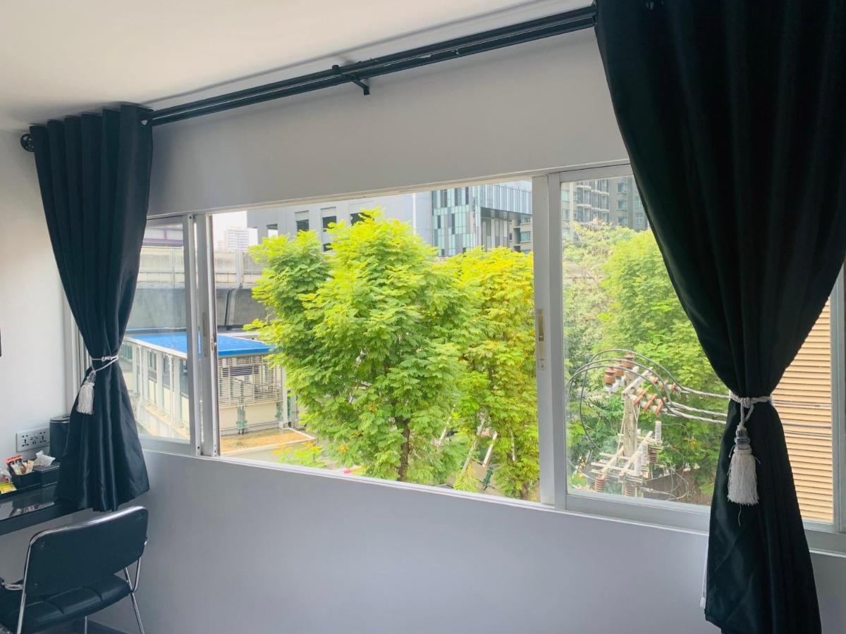 Thonglor Suites Hotel Банкок Екстериор снимка