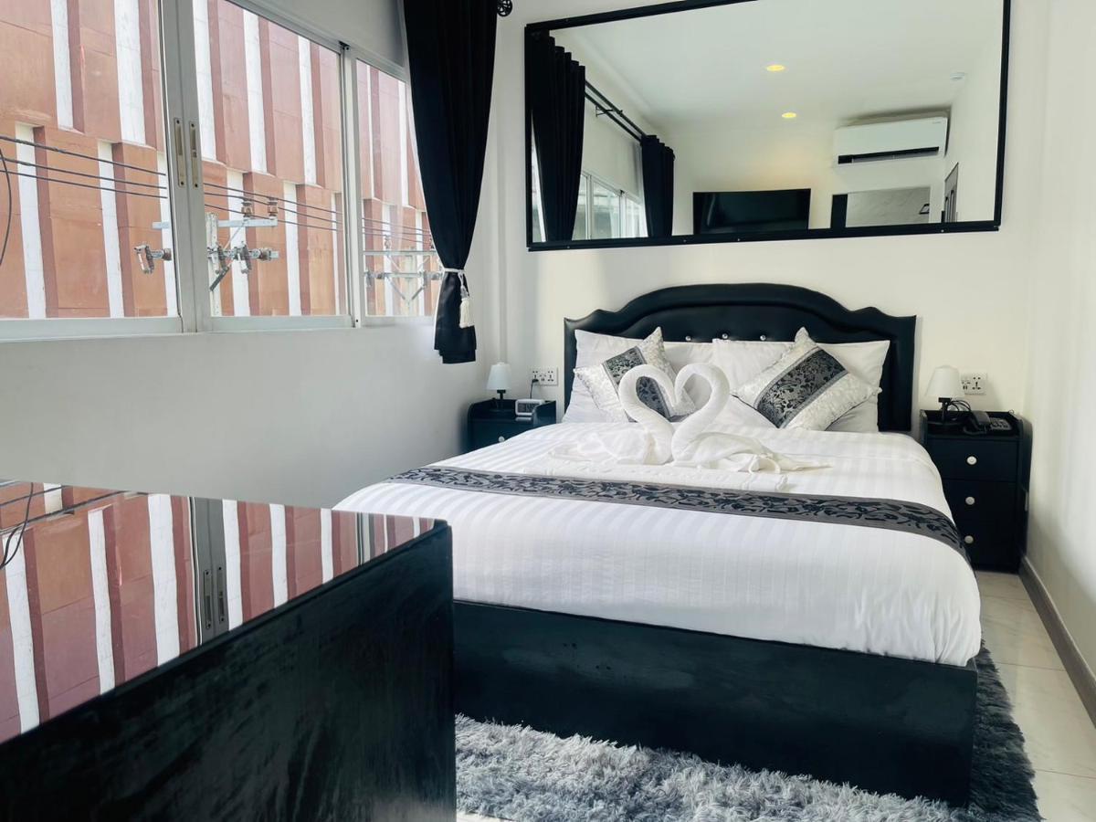 Thonglor Suites Hotel Банкок Екстериор снимка