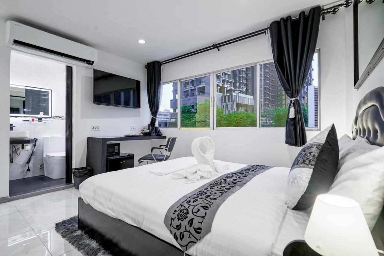Thonglor Suites Hotel Банкок Екстериор снимка