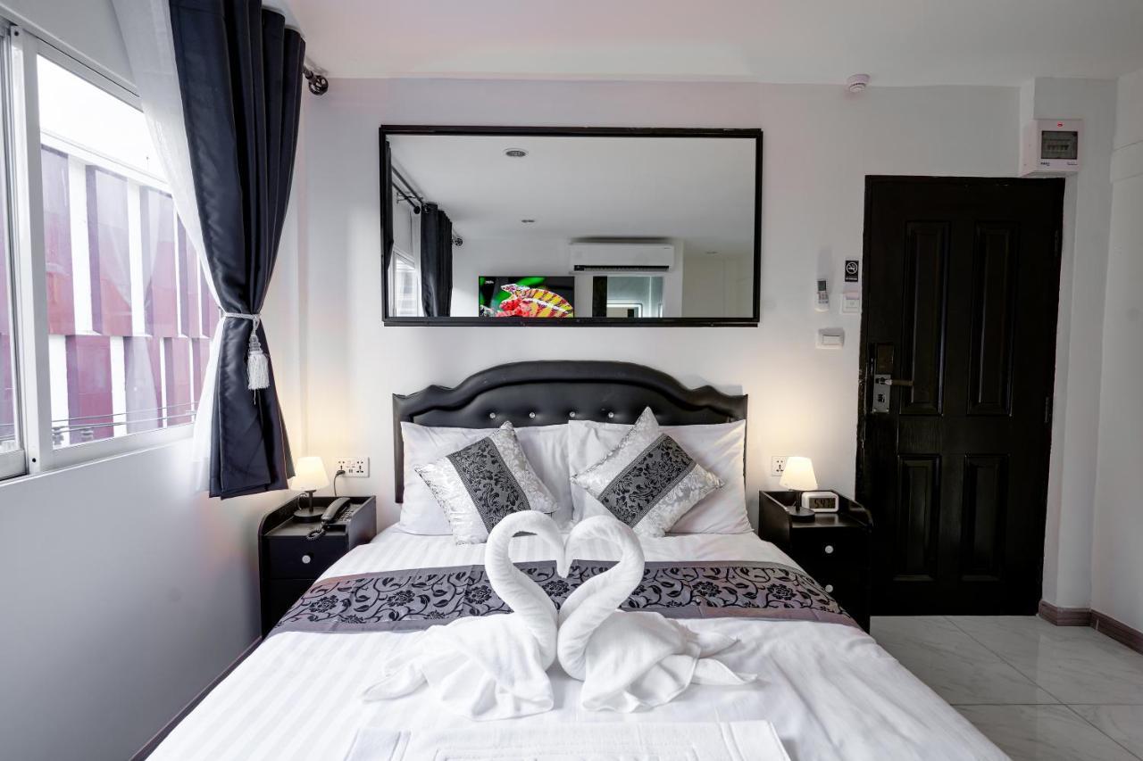 Thonglor Suites Hotel Банкок Екстериор снимка